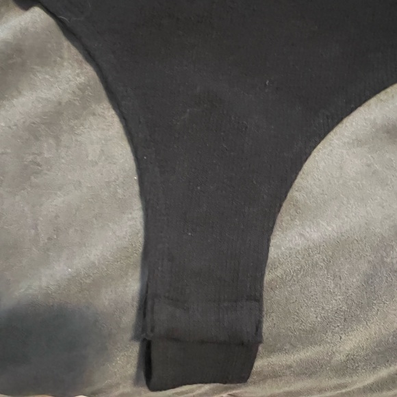 One-Shoulder Ribbed Bodysuit - Picture 5 of 7